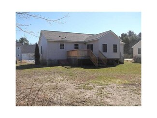 6 Crabtree Dr, Topsham, ME 04086