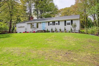 14 Arnold Ln, Norwalk, CT 06853