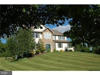 526 Maple Grove Rd, Mohnton, PA 19540
