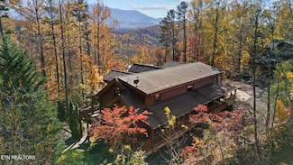 2241 Legend Dr, Sevierville, TN 37876