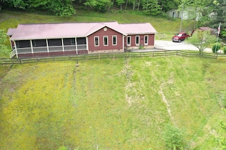 124 Pinebrook Rd, Hazard, KY 41701