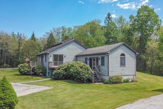 4 Makers Cove Rd, Owls Head, ME 04854