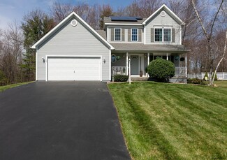 19 Aster Dr, Rexford, NY 12148