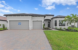1933 Don Benito Way, Naples, FL 34120