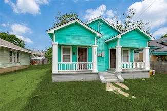 733 W Page Ave, Dallas, TX 75208