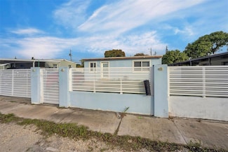 881 West Dr, Opa Locka, FL 33054