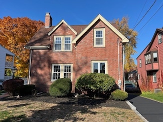 134 Washington Ave, Waltham, MA 02453