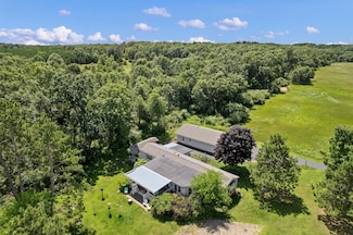 459 Fur Ct, Wisconsin Dells, WI 53965