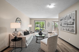 1940 Dupont Ave S, Minneapolis, MN 55403