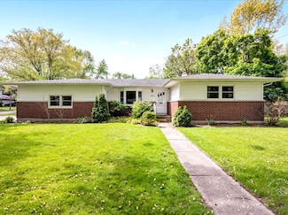 1501 Evergreen St, Saint Charles, IL 60174