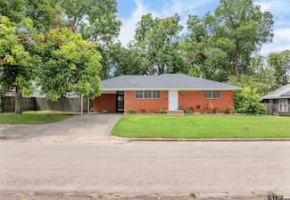 422 W Kilpatrick St, Mineola, TX 75773