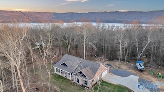 129 Pinnacle Point, Scottsboro, AL 35769
