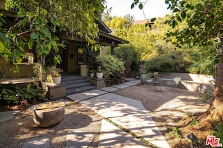 1741 Golden Gate Ave, Los Angeles, CA 90026