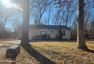 12 Lawrence Ave, Bayville, NJ 08721