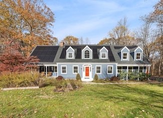 141 Birchwood Dr, Hamden, CT 06518