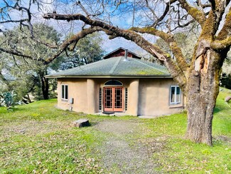 352 Meadow View Dr, Garberville, CA 95542