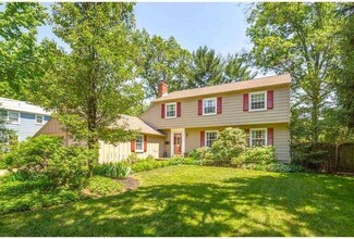 114 Fieldstone Rd, Cherry Hill, NJ 08034