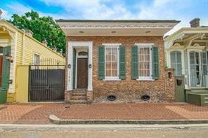 922 St Peter St, New Orleans, LA 70116