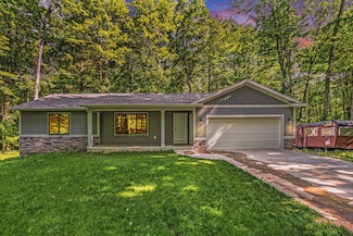 2138 Oak Burr Ln, Allegan, MI 49010