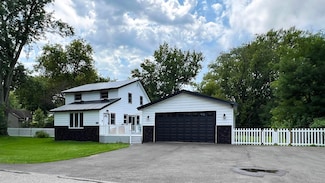 4209 Central Blvd, Delavan, WI 53115