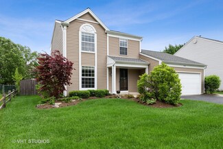 915 Baltusrol Dr, Elgin, IL 60123