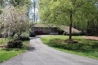 203 Brentwood Dr, Advance, NC 27006