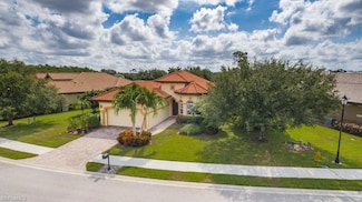 6534 Caldecott Dr, Naples, FL 34113