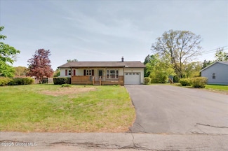 60 Edmund Dr, Ballston Spa, NY 12020