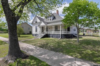 505 E Main St, Honey Grove, TX 75446