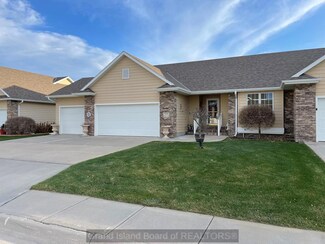 4019 Sandalwood Dr, Grand Island, NE 68803
