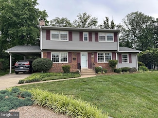 8200 Smithfield Ave, Springfield, VA 22152