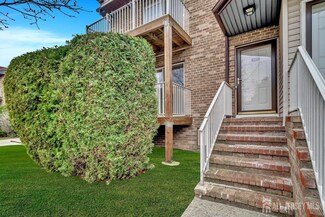 4517 Birchwood Ct, North Brunswick, NJ 08902