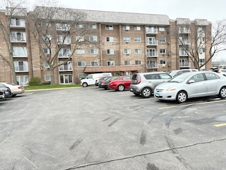 10373 Dearlove Rd Unit 5F, Glenview, IL 60025