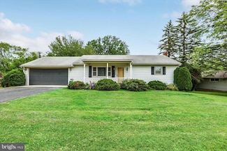 325 Clover Ln, Hanover, PA 17331