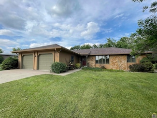 2140 SW Arvonia Place, Topeka, KS 66614