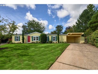 625 SW 9th St Unit 21, Dundee, OR 97115