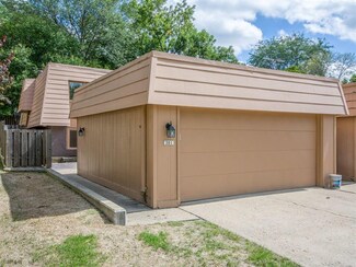 6750 School St Unit 301, Windsor Heights, IA 50324