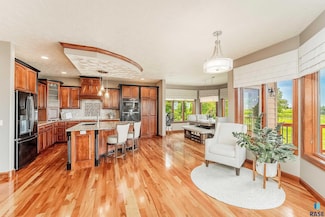 47198 Bakker Cir, Sioux Falls, SD 57108