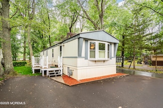39 Marcia Memorial Cir, Jackson Township, NJ 08527