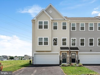 17 Lyriq Ct, Inwood, WV 25428