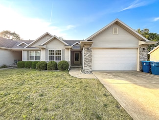 967 Brown Dr, Momence, IL 60954