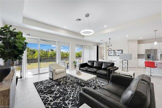 303 Indies Dr W Unit 201, Naples, FL 34114