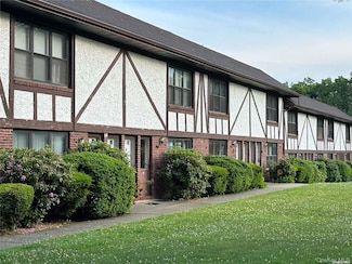 26 Bailey Ct, Middle Island, NY 11953