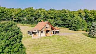380 Voter Hill Rd, Farmington, ME 04938