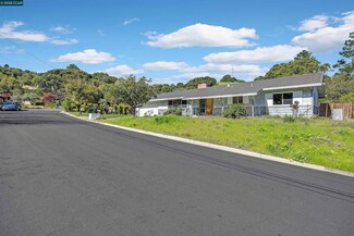 6 Kimberly Dr, Moraga, CA 94556