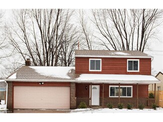 6102 Tall Oaks Dr, Mentor On the Lake, OH 44060