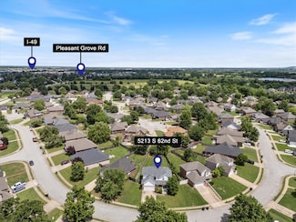 5213 S 62nd St, Rogers, AR 72758