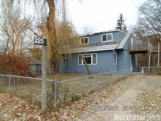 225 Franklin Ave, Willernie, MN 55090
