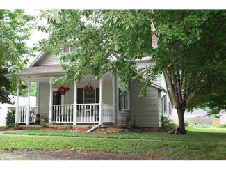 309 E Walnut St, Waynetown, IN 47990