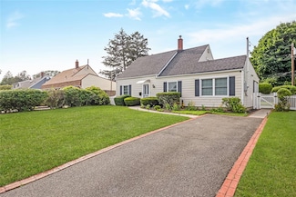 671 Whittier St, Westbury, NY 11590